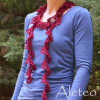 crochet-pattern-Aleteo-Scarf-shown-in-KnitPicks-Lindy-Chain-square