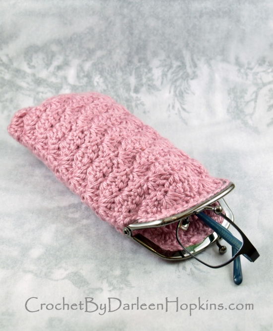 Eyeglass case crochet pattern by Darleen Hopkins